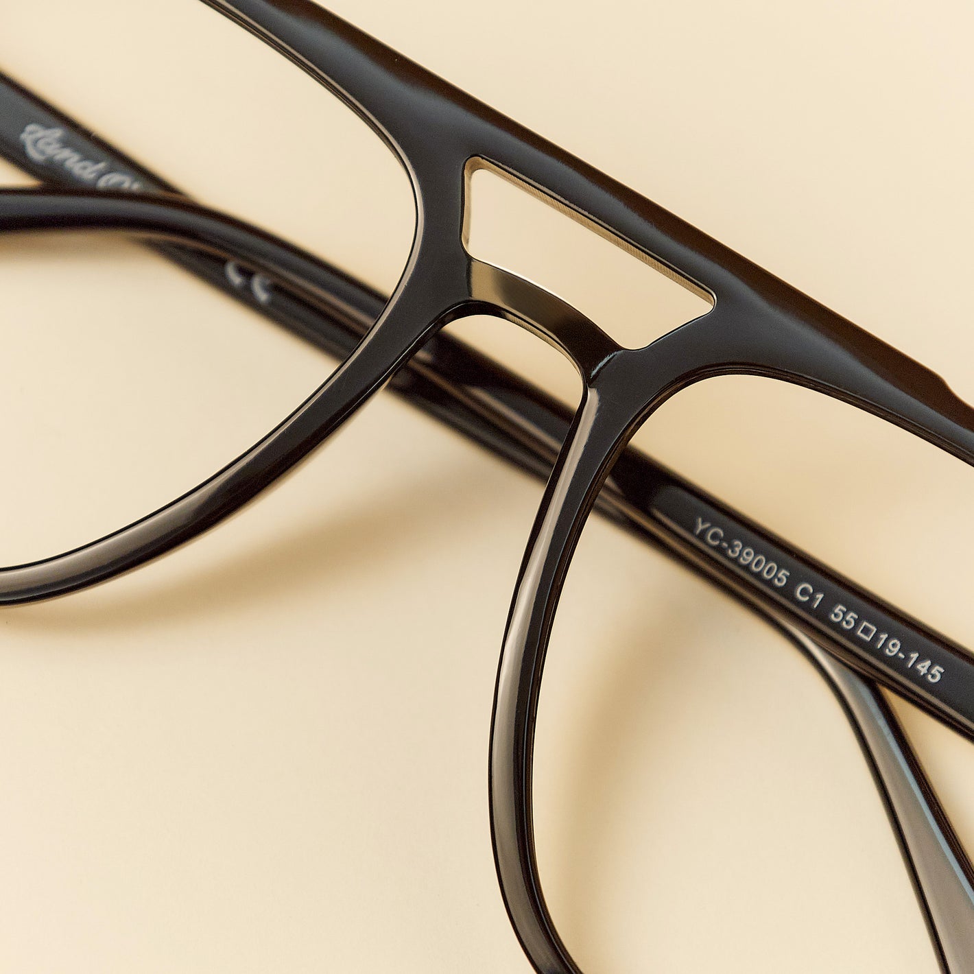black square aviator