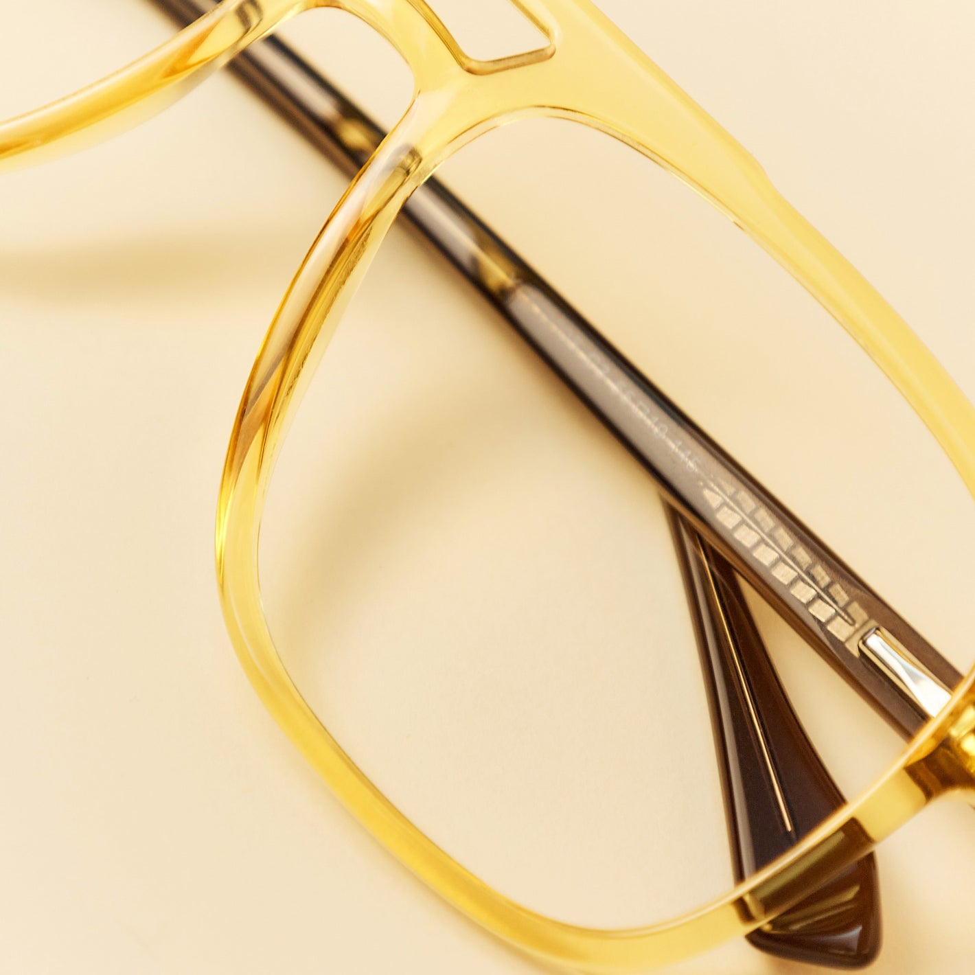 Yellow transparent aviator
