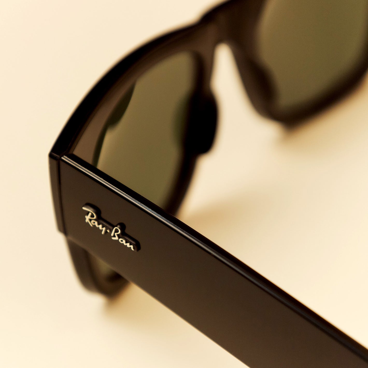 Ray-Ban Mega Wayfarer